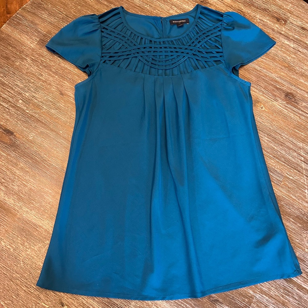 Banana Republic Women's Small Teal Blue Pleated Cutout Short Sleeve Blouse Top